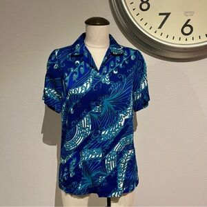 Vintage Blue and White Women's Button Down Shirt